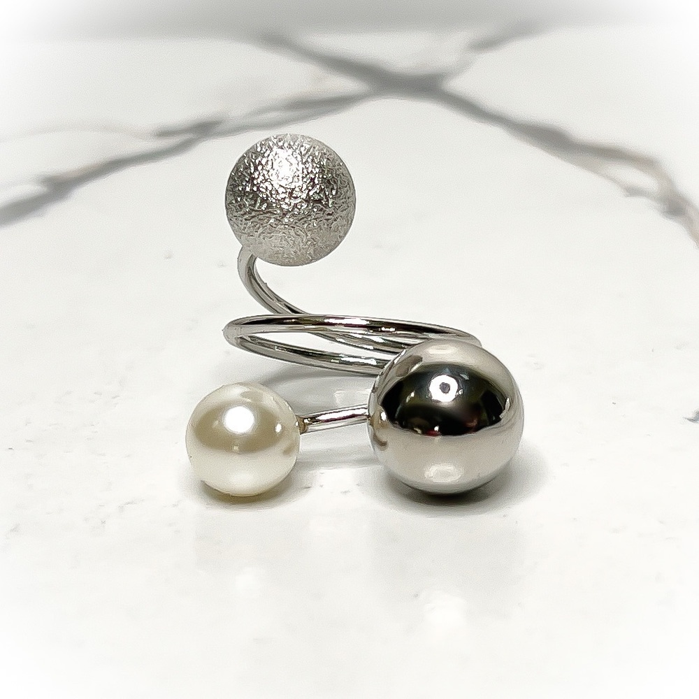 ❀ Adjustable Elegant Triple Faux Pearl Silver Wrap Ring